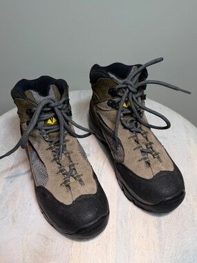 Vasque Mica II GTX Waterproof Hiking Boots Women's 7.5W EUR 38 - EUC! Gorpcore